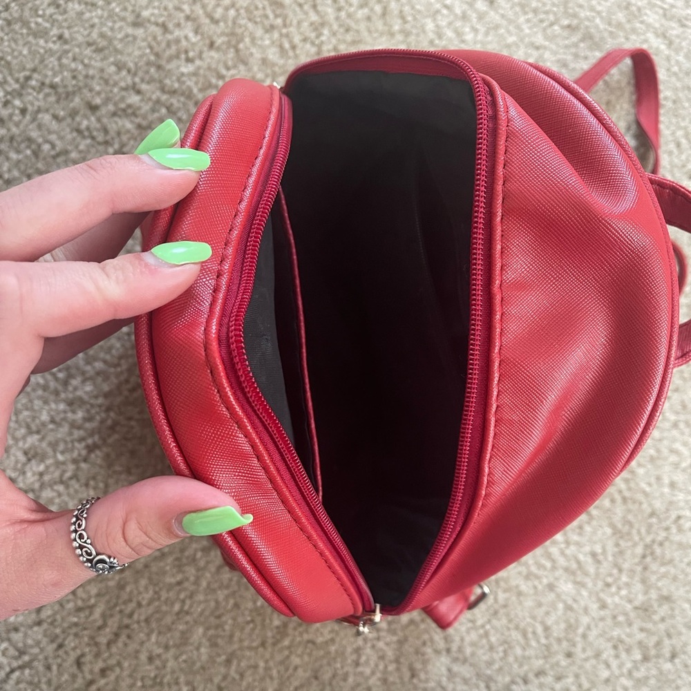 Red mini Backpack Purse 🎒 - Picture 4 of 5